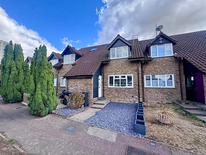 1 Bedroom Terraced House To Rent In Mahon Close, Enfield, EN1
