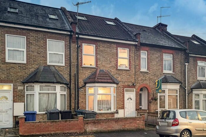 2 Bedroom Flat To Rent In Stanley Road, South Harrow, Harrow, HA2