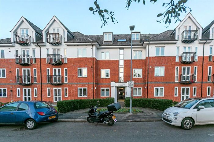 1 Bedroom Apartment To Rent In Worcester Court, Park View Close, St Albans, Hertfordshire, AL1