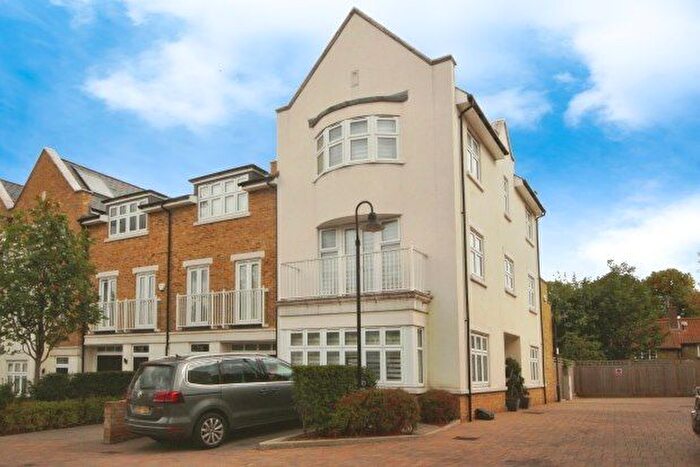 4 Bedroom Property To Rent In Emerald Square, London, SW15