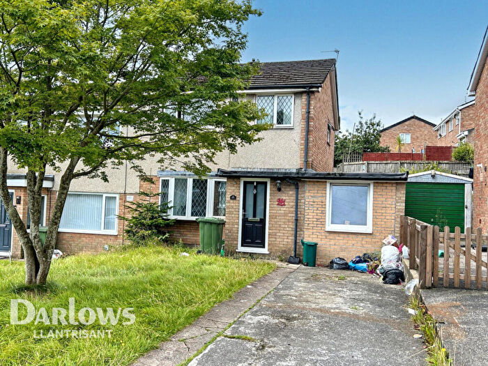 3 Bedroom Semi-Detached House For Sale In Ty Draw, Church Village, CF38