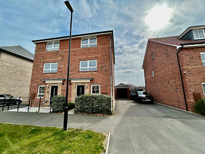 4 Bedroom Semi-Detached House For Sale In Len Pick Way, Bourne, PE10
