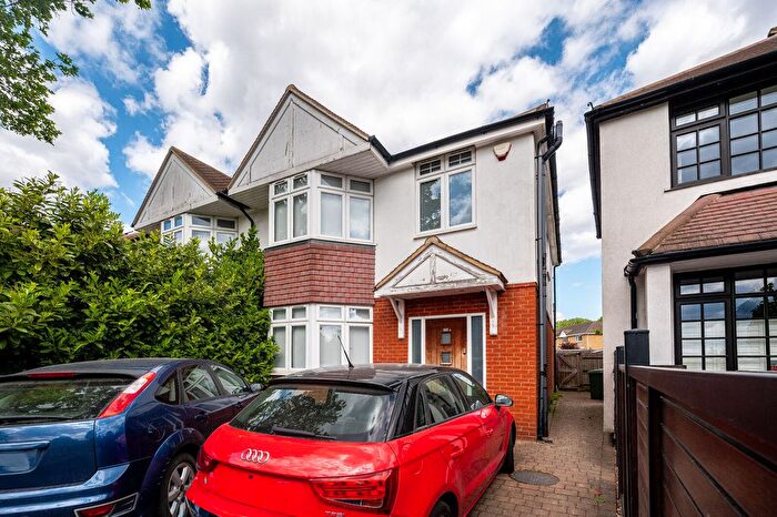 3 Bedroom End Of Terrace House For Sale In Kidbrooke Park Road, Blackheath, London, SE3