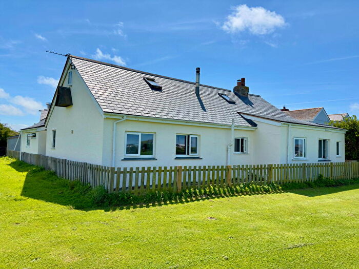 4 Bedroom Detached House For Sale In Nr Porthcothan Bay, PL28