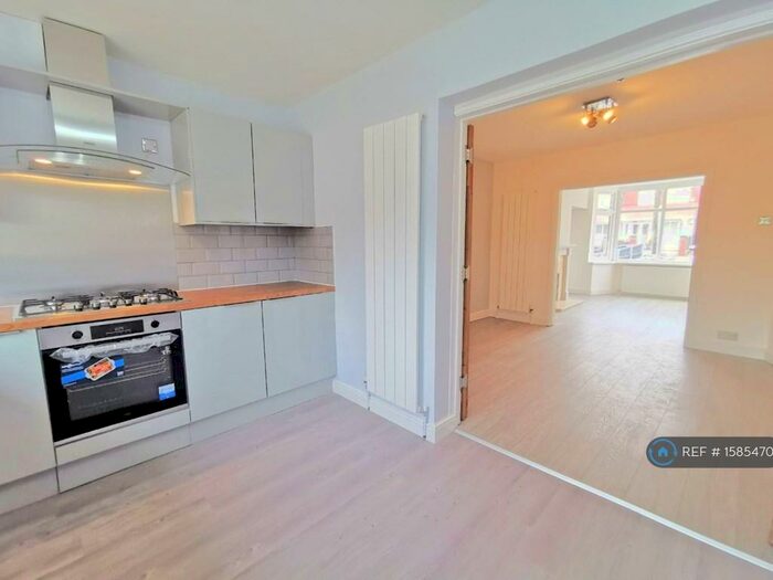 3 Bedroom Semi-Detached House To Rent In Bosworth Road, Birmingham, B26