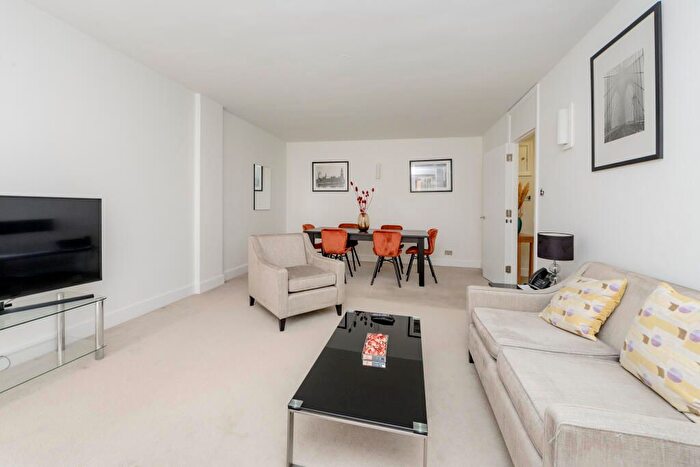 3 Bedroom Flat To Rent In Weymouth Street, London, W1W