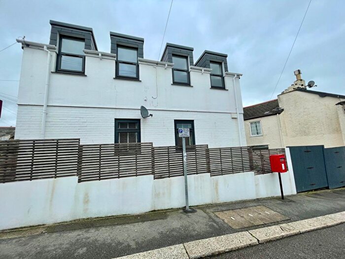 2 Bedroom Flat To Rent In Bosvigo Road, Truro, TR1