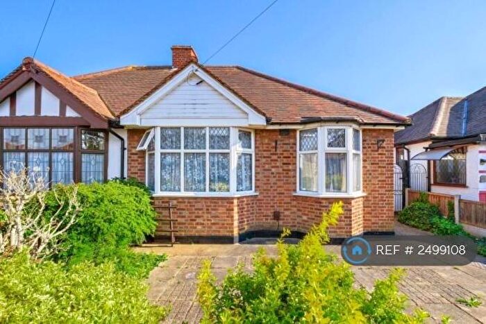 2 Bedroom Bungalow To Rent In Kelsie Way, Ilford, IG6