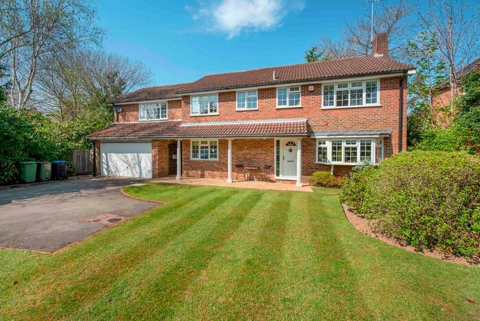 5 Bedroom Detached House For Sale In Ashcroft Park, Cobham, KT11