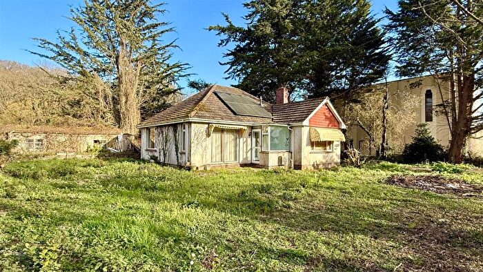 2 Bedroom Bungalow For Sale In Ilfracombe Road, Braunton, EX33