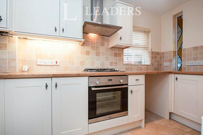 1 Bedroom Flat To Rent In High Street, Shrivenham, Swindon, SN6