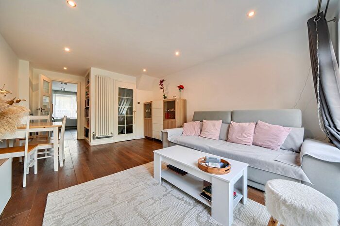 4 Bedroom Terraced House For Sale In Church Rise, London, SE23