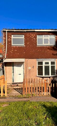 3 Bedroom End Of Terrace House To Rent In Maple Avenue, London, E4