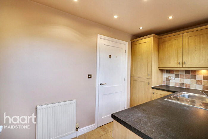 2 Bedroom Semi-Detached Bungalow For Sale In Longfield Place, Maidstone, ME15