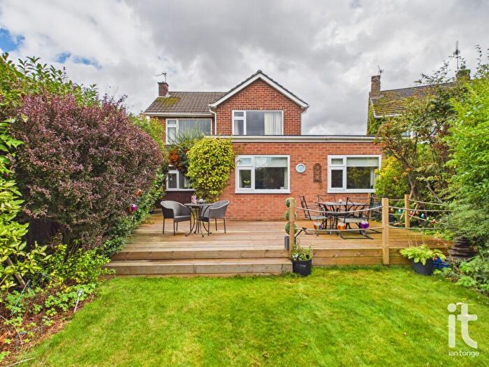 3 Bedroom Detached House For Sale In Avondale Avenue, Hazel Grove, Stockport, SK7