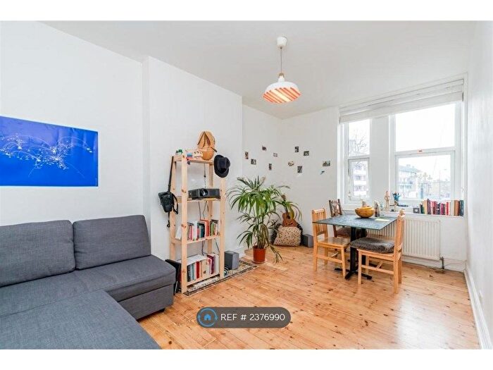 2 Bedroom Flat To Rent In Upper Clapton Road, London, E5