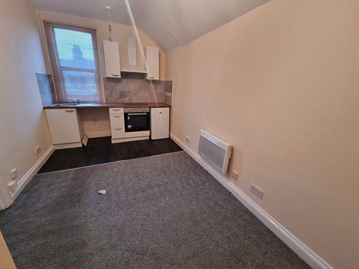 Studio To Rent In London Road, Tooting, SW17