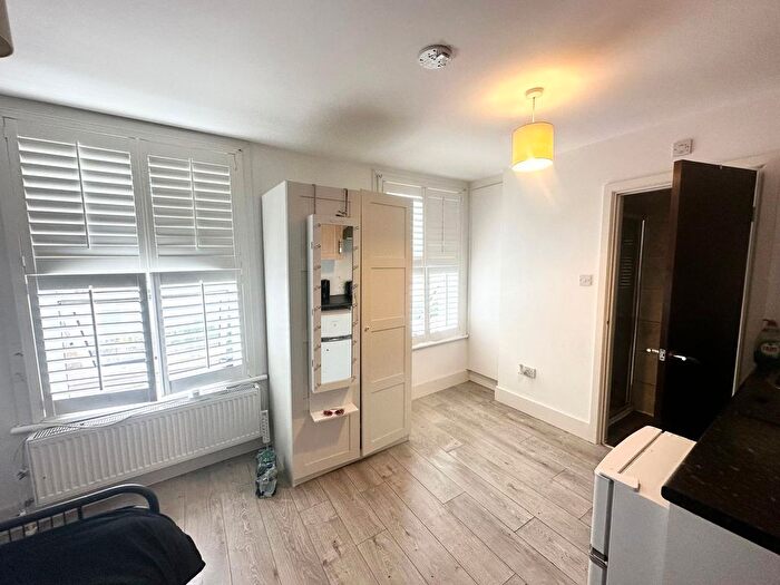 1 Bedroom Flat To Rent In Glenfarg Road, London, SE6