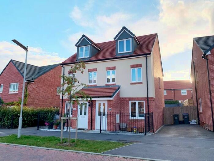 3 Bedroom Semi-Detached House For Sale In Coberley Drive, Salisbury SP2