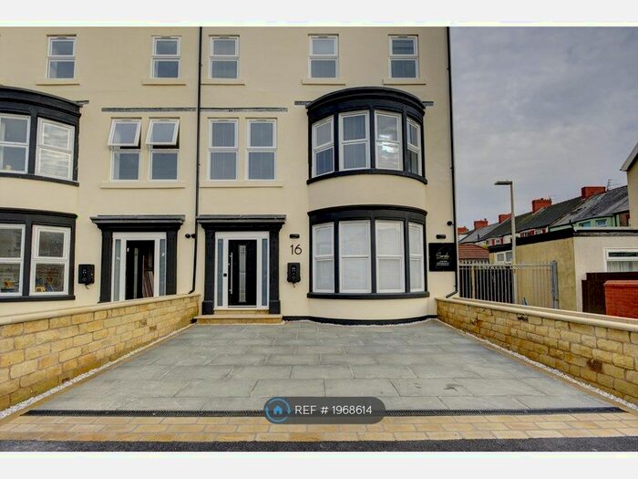 3 Bedroom Flat To Rent In Empress Drive, Blackpool, FY2