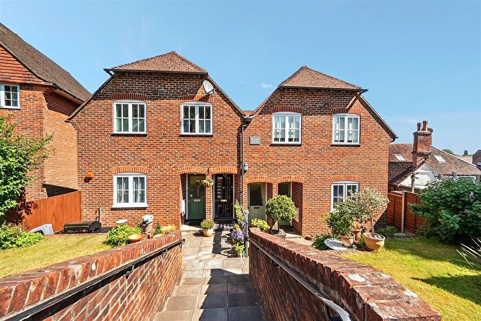 2 Bedroom Maisonette For Sale In Hales Field, Haslemere, GU27