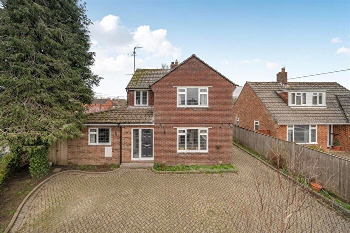4 Bedroom Detached House For Sale In White Cliff Gardens, Blandford Forum, DT11