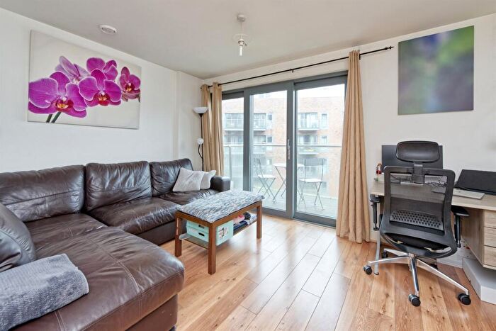 1 Bedroom Apartment To Rent In Montreal House, SE16