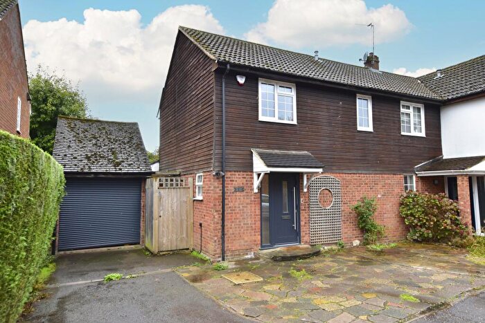 4 Bedroom Semi-Detached House For Sale In Arden Close, Bovingdon, Hemel Hempstead, HP3