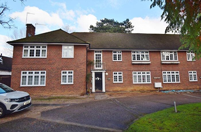 2 Bedroom Apartment For Sale In Russettings, Westfield Park, Hatch End, HA5