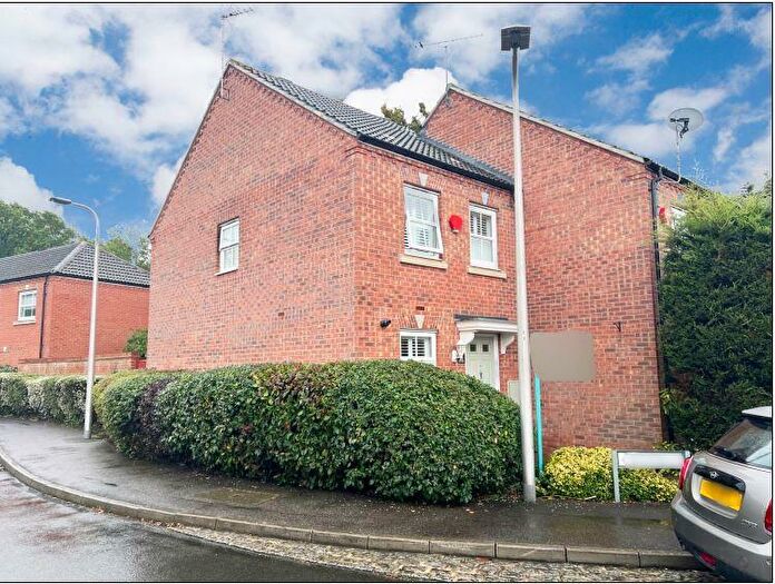 2 Bedroom End Of Terrace House To Rent In Wokingham, Berkshire, RG40