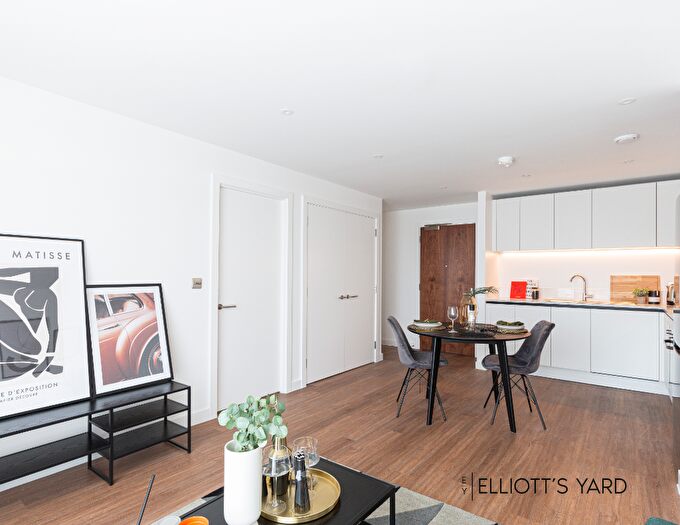 2 Bedroom Apartment To Rent In Gulson Road, Coventry, West Midlands, CV1