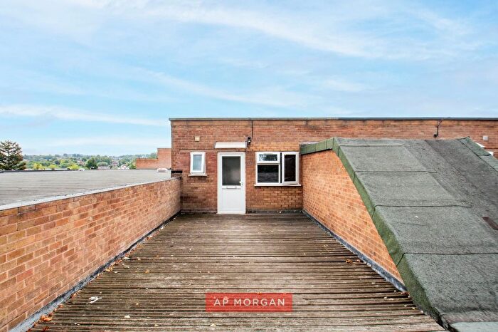 1 Bedroom Flat For Sale In Hampton Court, High Street, Cradley Heath, West Midlands, B64