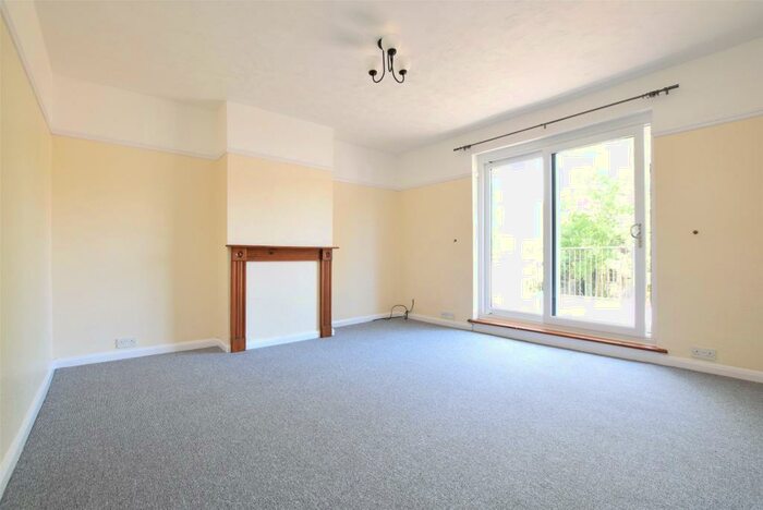 1 Bedroom Maisonette To Rent In McIntosh Road, Romford, Essex, RM1
