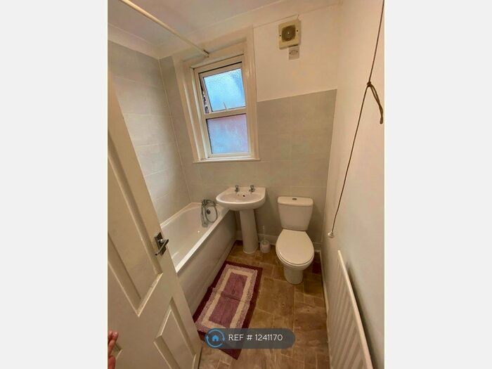 4 Bedroom Terraced House To Rent In Malmesbury Road, Southampton SO15