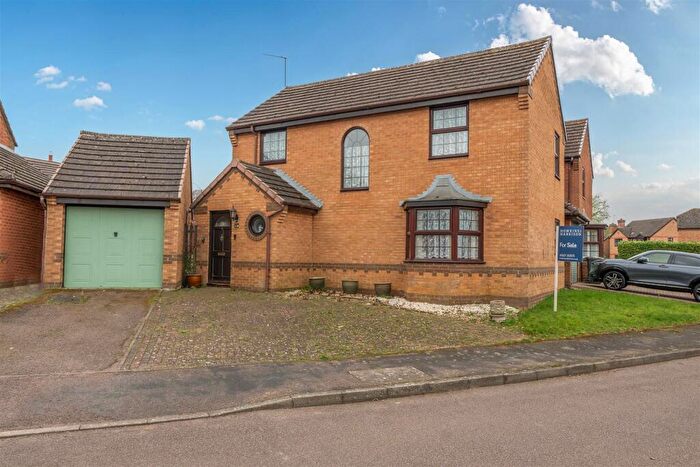 4 Bedroom Detached House For Sale In Maple Close, Towcester, NN12