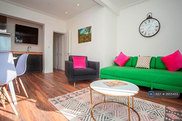 2 Bedroom Flat To Rent In St. Philips, Bristol, BS2