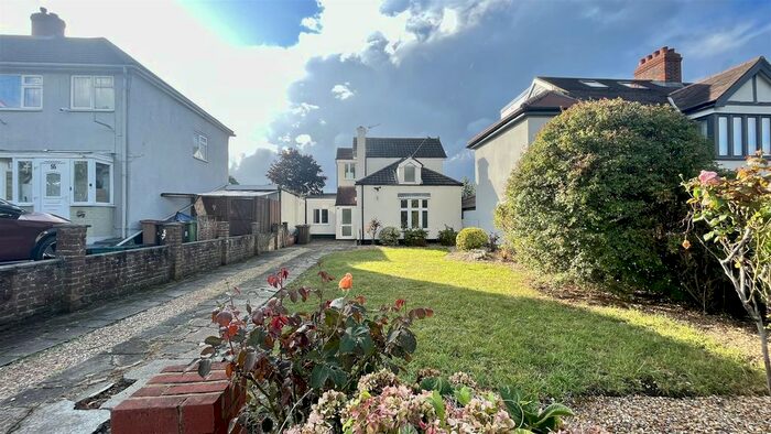 3 Bedroom Property To Rent In Angel Hill, Sutton, SM1