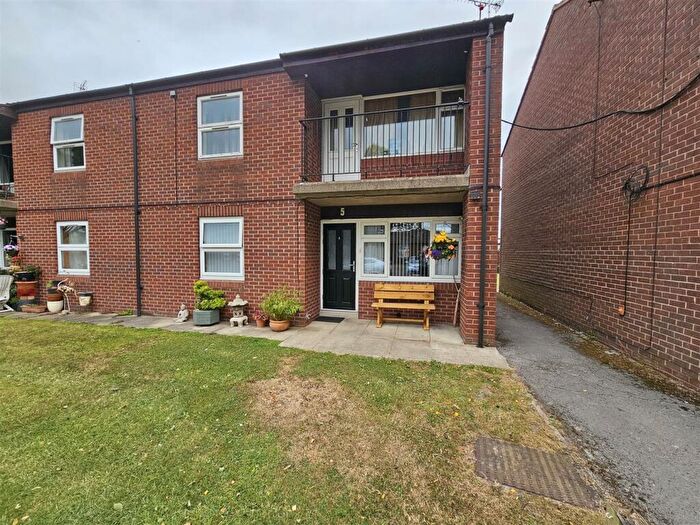 1 Bedroom Apartment For Sale In The Pastures, Tuxford, Newark, NG22