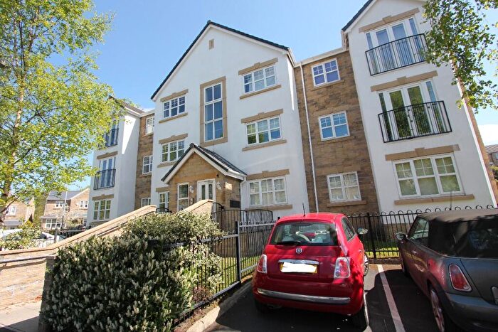 2 Bedroom Flat For Sale In Waters Reach, Mossley, OL5