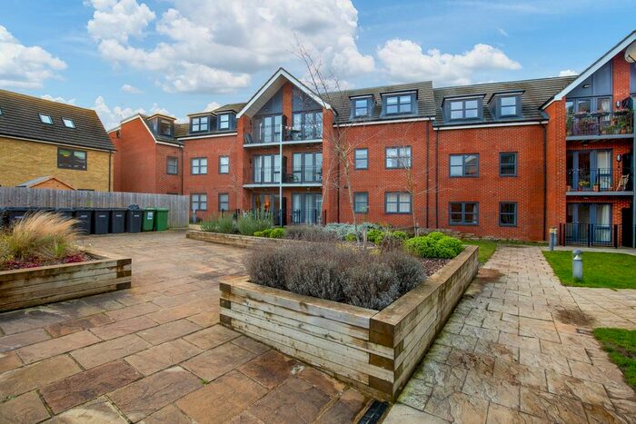 1 Bedroom Flat To Rent In Goodes Court, Royston, SG8