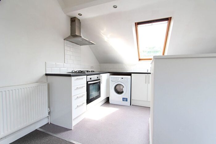 2 Bedroom Flat To Rent In Newman Road, Sheffield, S9