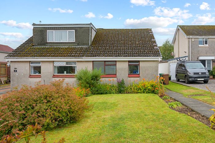 2 Bedroom Semi-Detached Bungalow For Sale In Brora Place, Crossford, KY12