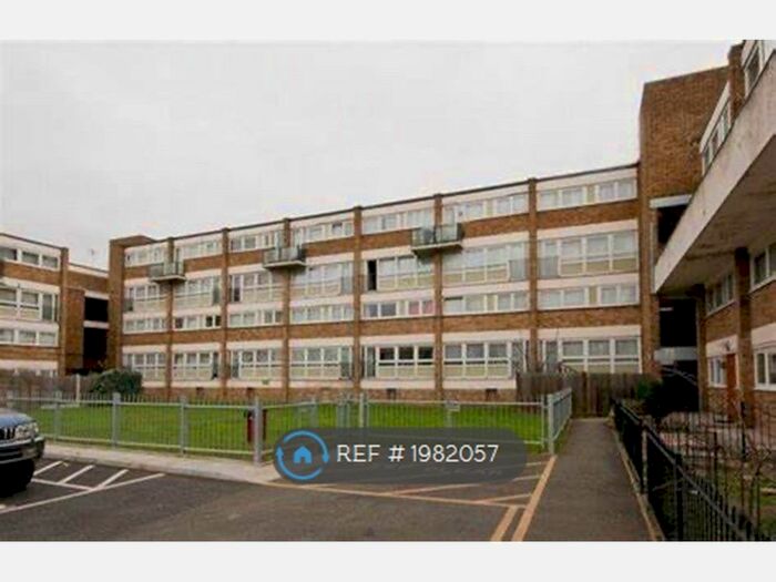 3 Bedroom Maisonette To Rent In Windermere House, London, E3