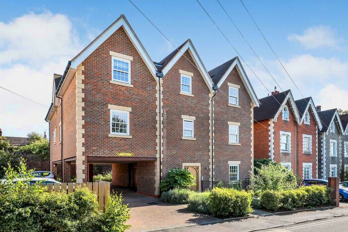 2 Bedroom Apartment To Rent In Nightingale Raod, Guildford, GU1