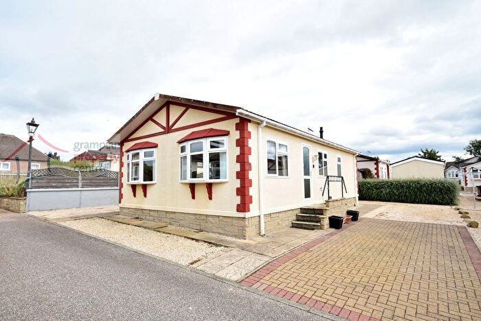2 Bedroom Park Home For Sale In Ashgrove Park, Elgin, IV30