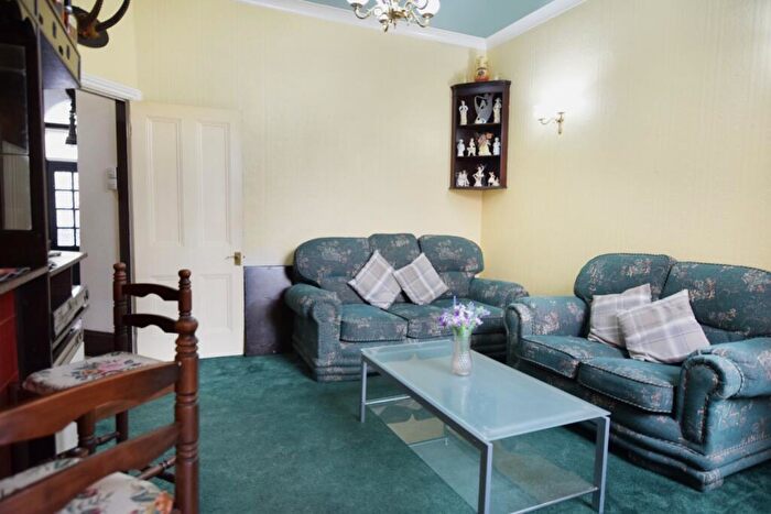 3 Bedroom Terraced House For Sale In Northampton Road, Wellingborough, Northamptonshire, NN8