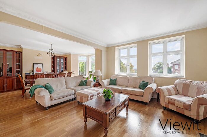 4 Bedroom Flat For Sale In Palace Court, Finchley Road, London, NW3