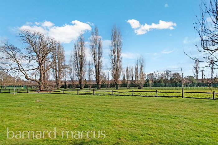 1 Bedroom Flat For Sale In Horton Crescent, Epsom, KT19