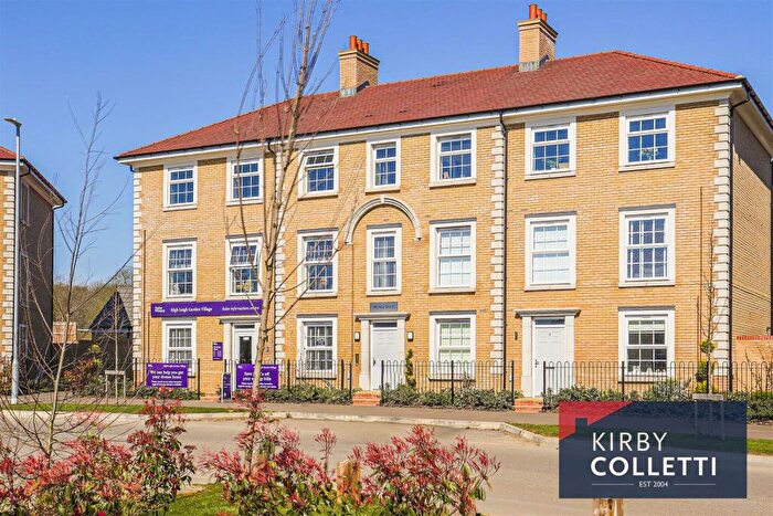 2 Bedroom Apartment For Sale In Schofield Way, Hoddesdon, EN11