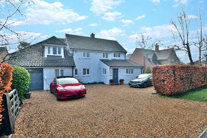 4 Bedroom Detached House For Sale In Highland Road, Wimborne, BH21